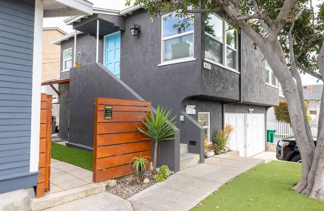 Lovely Studio Suite: Cal-King Bed, Hot Tub, FirePit, Grill, Bikes & more!