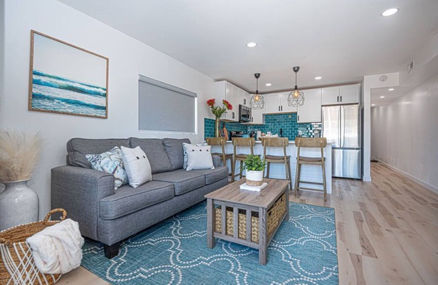 Lovely Turnkey Ocean Block Condo In Ocean City MD