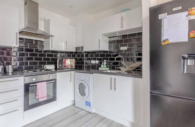 1 Bedroom Victorian Flat In Stoke Newington