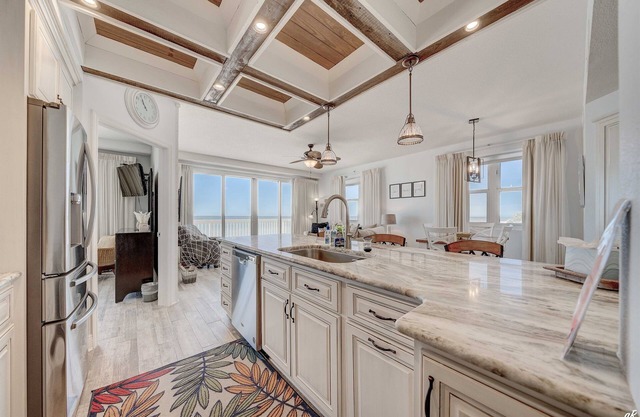 Low floor, beachfront, top ratings!