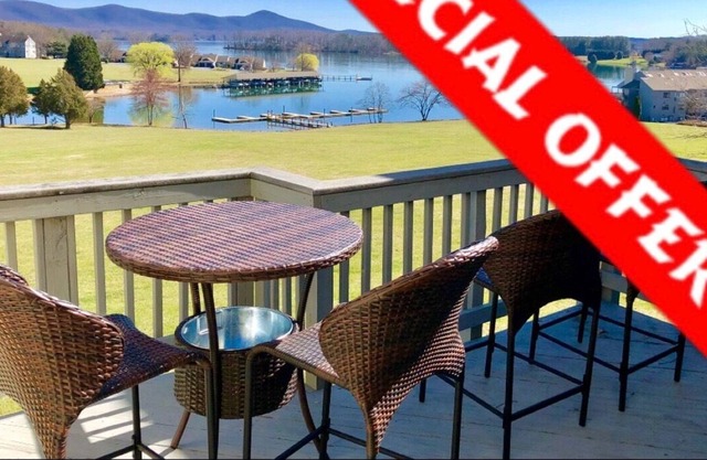 BERNARDS LANDING RESORT🧡SMITH MOUNTAIN LAKE ALQUILERES DE VACACIONES🧡 AGOSTO BAJA TARIFA