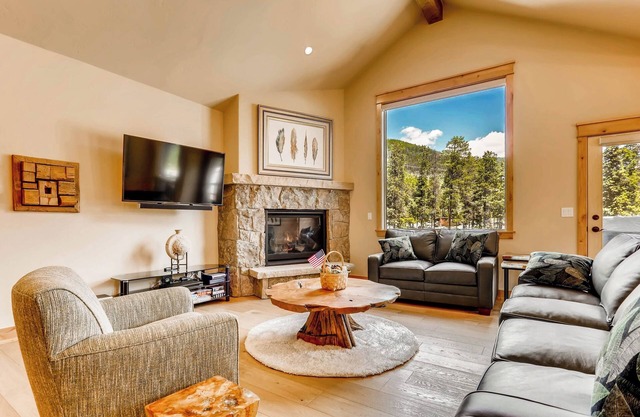 Luminous 3Br Summer Escape ~ River Run Townhome + Ver ~ R84