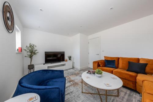 LUTON LUXURY LIVING, LARGE PREMIUM HOUSE, NEWLY BUILT, FREE PARKING FOR UP TO 4 VEHICLES, GREAT ACCESS TO CENTRAL LUTON & THE M1 and A6, PERFECT FOR CONTRACTORS
