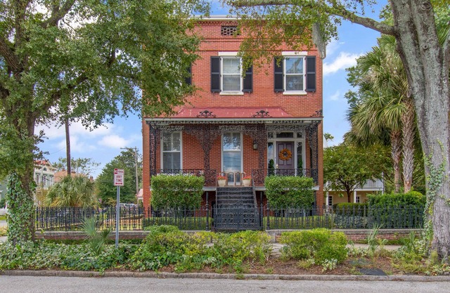 Lux Historic Dist. – Walking Distance to Riverwalk