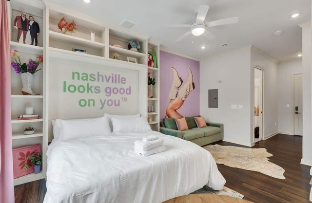 Lux Music Row Studio w/ Pool 1 mile to Broadway!
