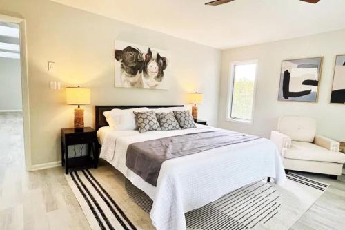 Lux Seaside Retreat Steps to Beach
