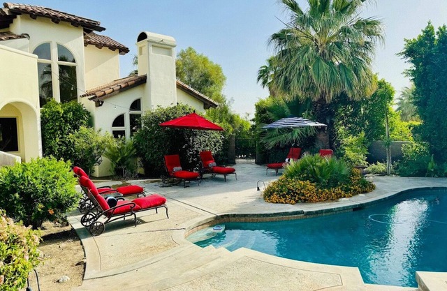 Lux Spanish Villa, Secret Desert Oasis Sleeps 12