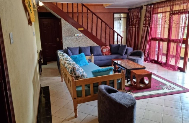 Lux Suites Weavers Haven Guest House