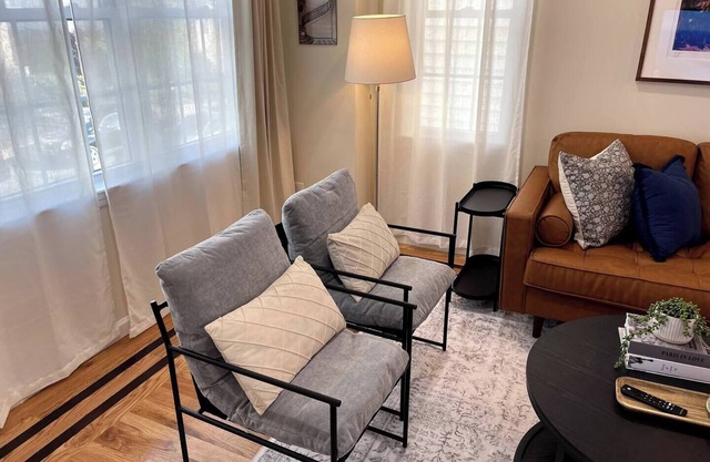 LUXE 3BR Stay Free Parking Near NYC