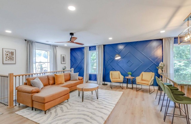 Luxe 4-Bed Retreat w/ Game Room & Deck – 10 Min to Downtown