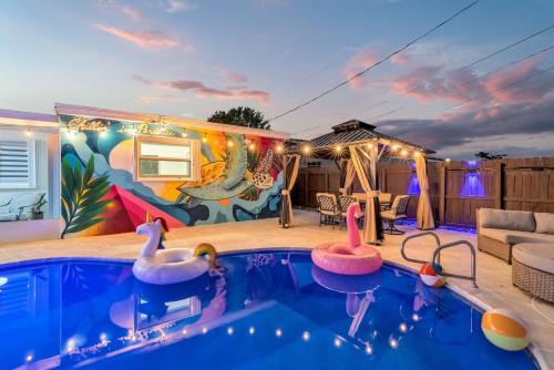 Luxe 4 BR Heated Pool - Hardrock - Stadium - Beach