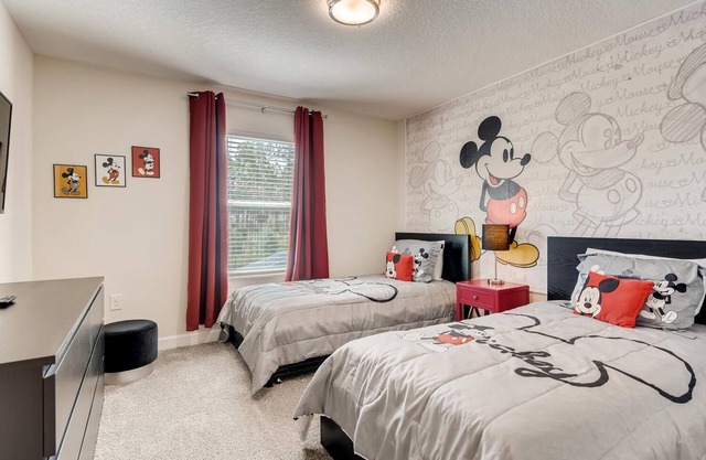 NUEVA casa adosada de 4 camas en Champions Gate - 12 millas de WDW