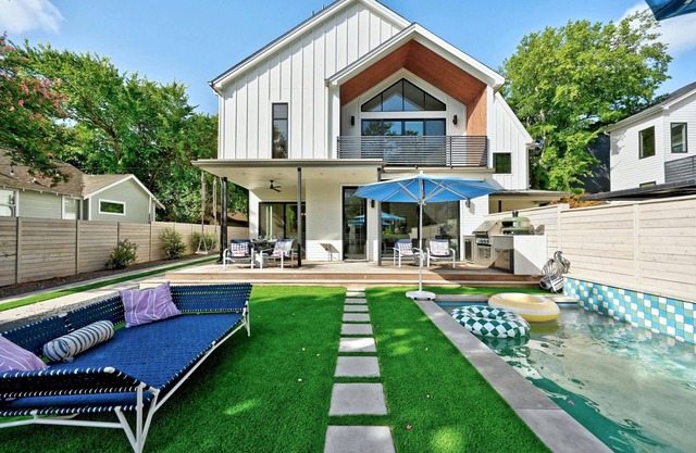 Luxe Home in Iconic Zilker/ Barton Springs neighborhood- POOL