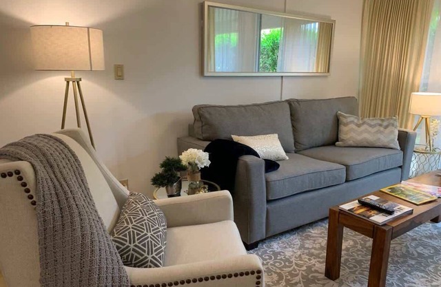 Luxury Suite, Pool, Walk to Beach
