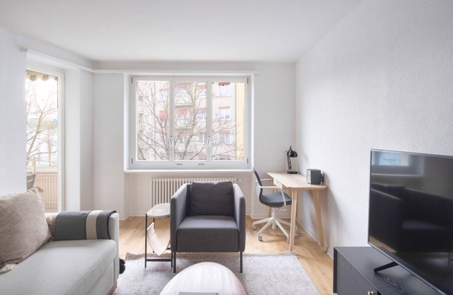 Luxe Oerlikon 3.5 Room w/ Balcony, 1min to Train Station, by Blueground