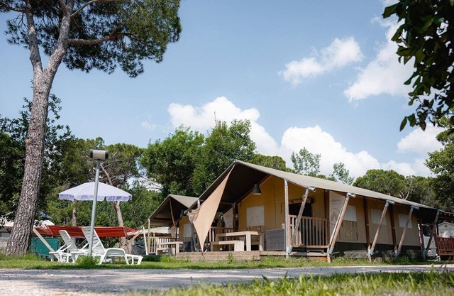 Un animado campamento italiano, justo en el lago Trasimeno