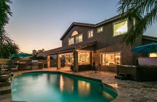 Luxe Scottsdale Home w/Pool, Spa, & Tesla Charger!