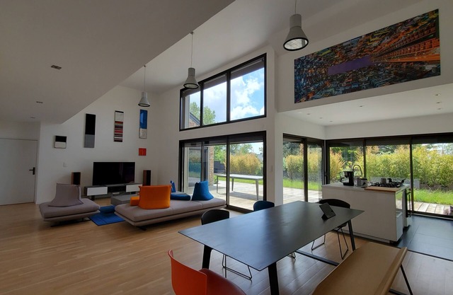 Luxueuse villa, piscine intérieure, plage à 300m