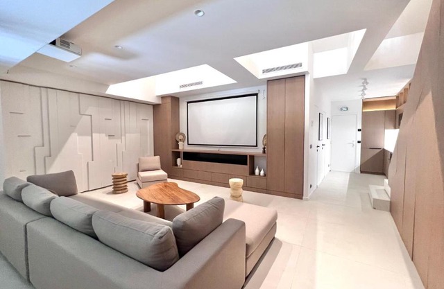 Luxueux appartement Cinéma quartier du marais - 8P