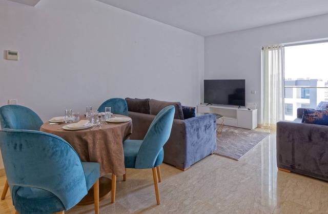 Luxurious 100sqm apartment with 2 swimming pools and unlimited wifi