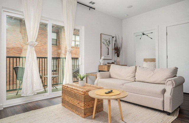 New 2B2B Private Balcony 542Blvd104