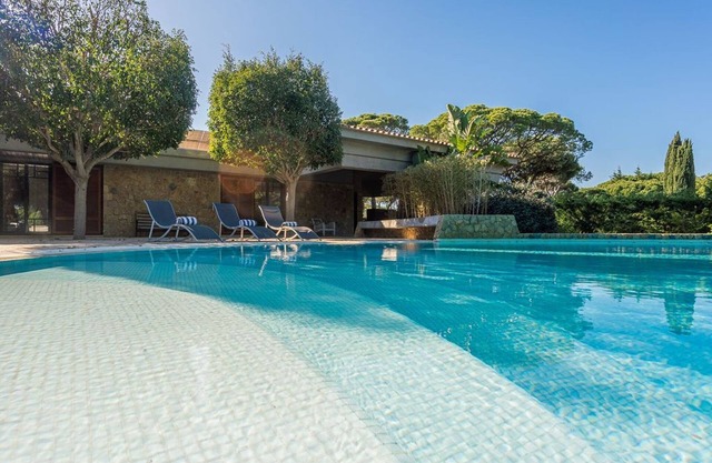 Luxurious 5-Bedroom Villa in Vilamoura | Villa Adelaide | Games Room | Ideal for Family Getaways