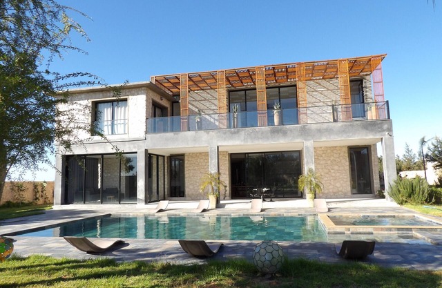 Lujosa villa con aire acondicionado y piscina privada.