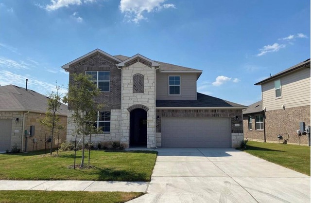 Luxurious and Spacious 4-Bedroom Home with Modern Comforts