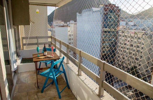 Lujoso Apartamento con piscina, sauna y garaje en el corazón de Copacabana