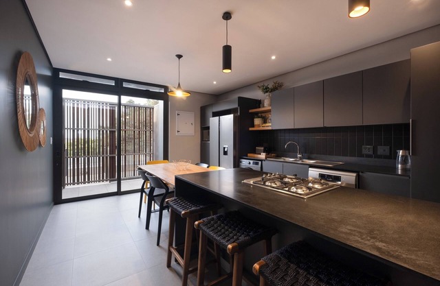 Luxurious Forrest Condo Lush 29