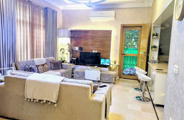 luxurious House + Garden to Feel at home in Heart of Islamabad Airport15 Min.