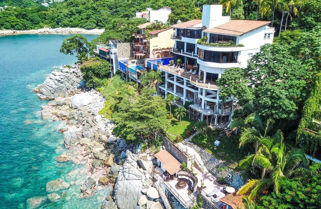 Luxurious Ocean Front Estate, 10 BRs, Chef, Full Gym, Pool, Elevator, Concierge