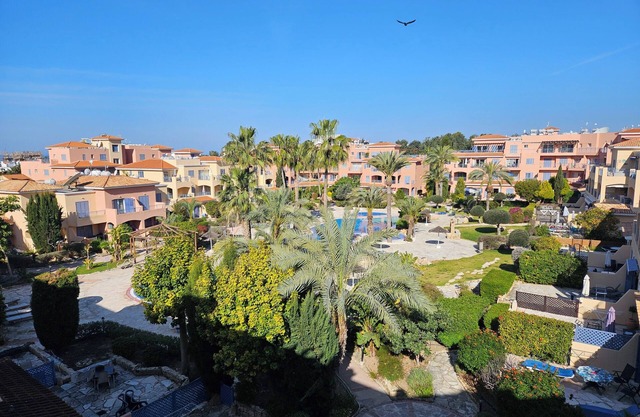 Luxurious Penthouse with Spacious Terrace in Limnaria Gardens, Paphos