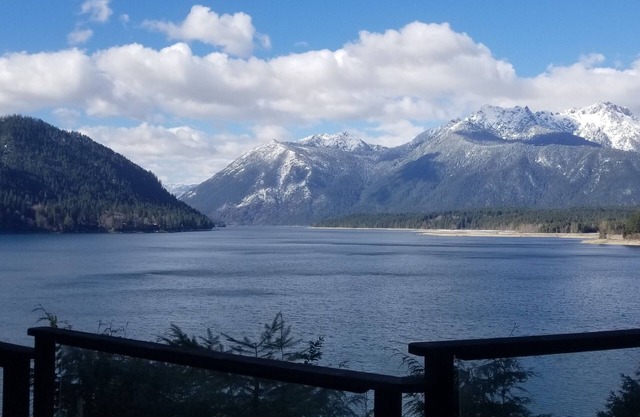 Retiro de lujo en el lago Cushman