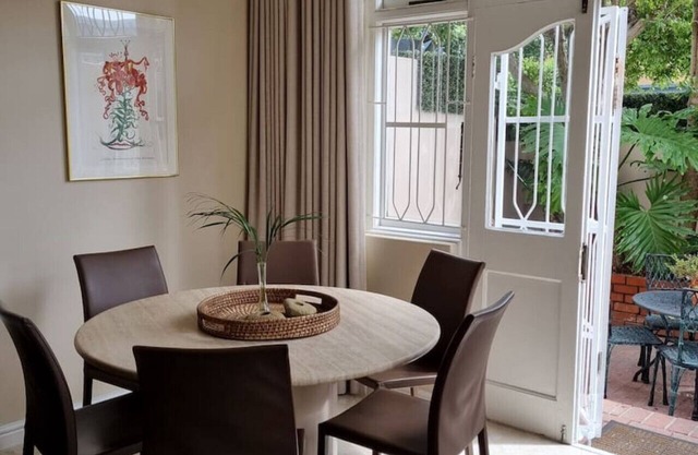 Luxurious Sea Point Apartment