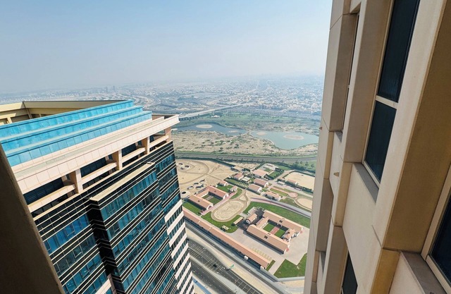 Luxurious Stunning Home in Sky Just 15 minutes to Burj Khalifa and Dubai Mall