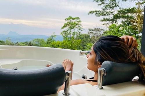 Luxurious three bedroom villa with outdoor hot tub