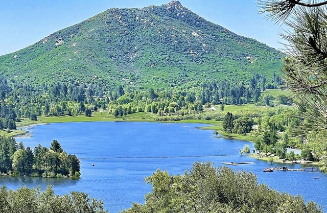 *** LUJOSA CASA DE ÁRBOLES *** VISTAS PANORÁMICAS AL LAGO, CALDERA SPA + TEATRO DE CASA