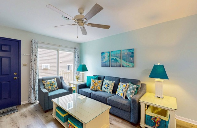 Luxurious - uptown Ocean City condo w/elevated deck, shared pool & central air