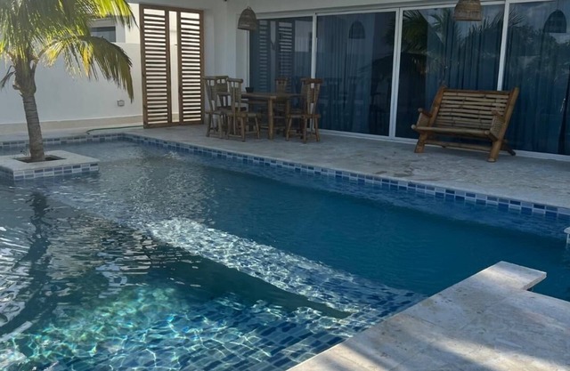 Luxurious villa 10 minutes from the beach!