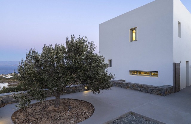Luxurious villa in Paros island. Walking to the beach. Close to Naoussa Town.