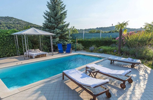 Villa de Lujo en Šibenik con Piscina
