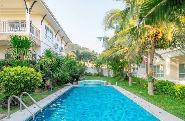 Villa de lujo con piscina privada y jacuzzi