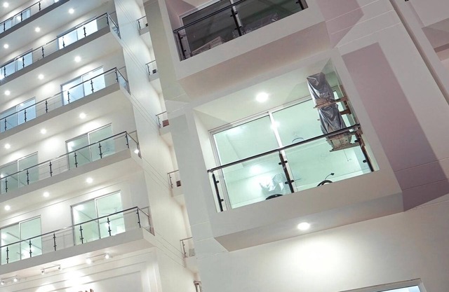 Luxury 1 bhk Apartment With Pool, Gym & Cinema