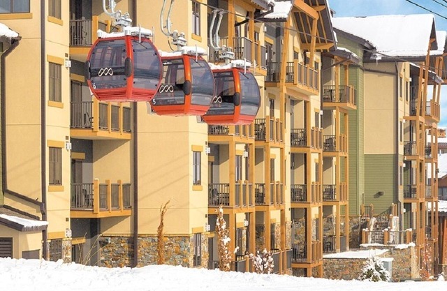Lujo 3 dormitorios 2. 5 baños-Ski justo afuera de la puerta