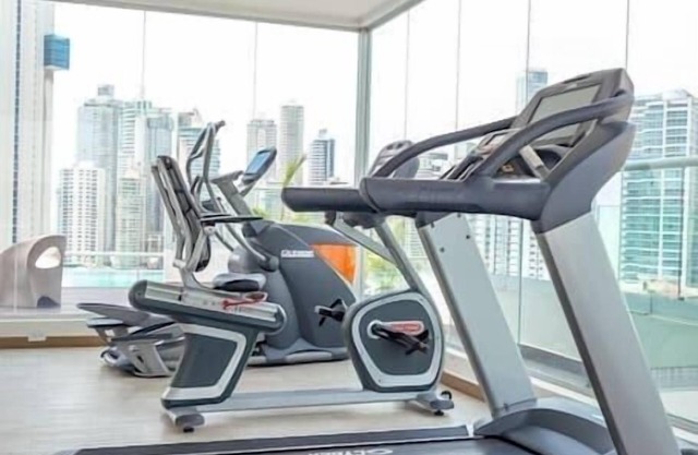 Luxury 2 BR apt with free parking and balcony