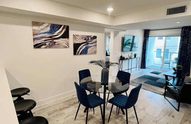 Luxury 2 BR in Century City w/ Parking & W/D