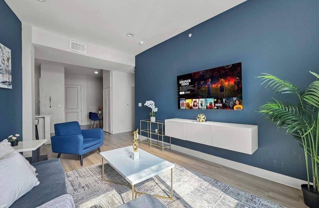Luxury 2BD | DT Deep Ellum | 4 Beds | Free Parking