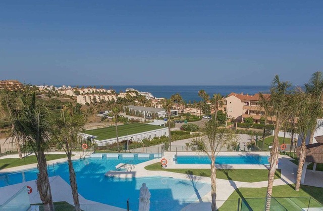 Luxury 2BR Seaviews - Santa Barbara Heights