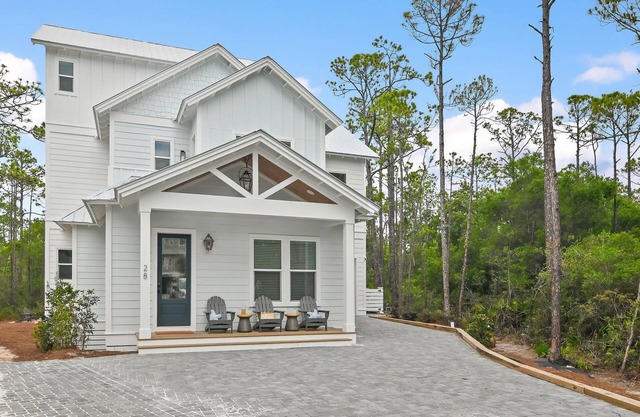 Luxury 30A Gem | 4 Bikes | Huge Deck | Fire Pit